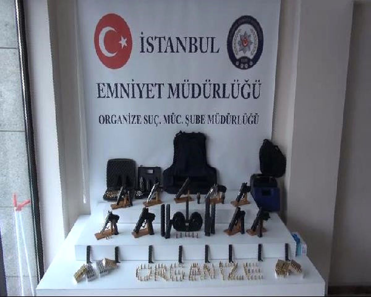 İstanbul\'da Silah Kaçakçılarına Operasyon