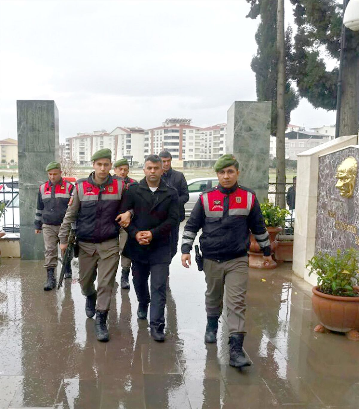 İzmir\'de Fetö/pdy Operasyonu