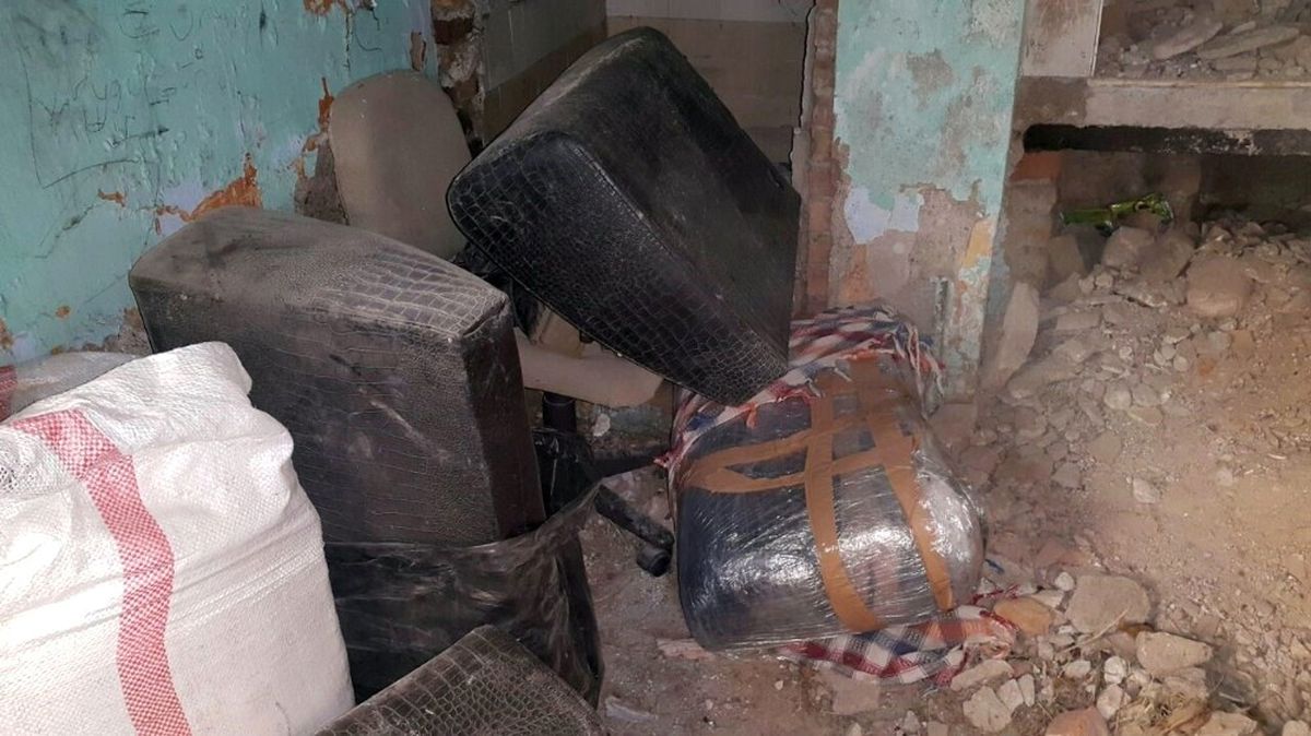 İzmir\'de Uyuşturucu Operasyonu: 5 Kişi Tutuklandı