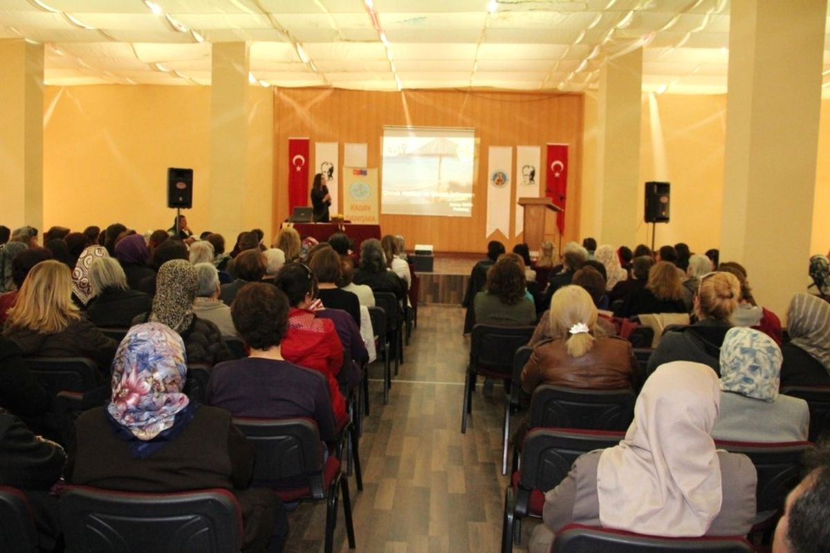Kadın Danışma Merkezi, Avanos\'ta Seminer Verdi