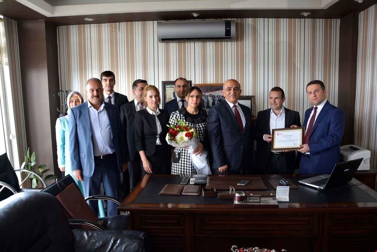 Kaymakam Ömer Çimşit\'ten Vergi Rekortmenine Ziyaret