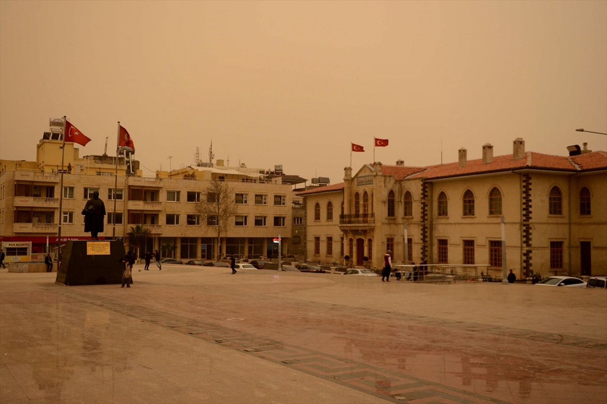 Kilis\'te Toz Bulutu Hayatı Olumsuz Etkiledi