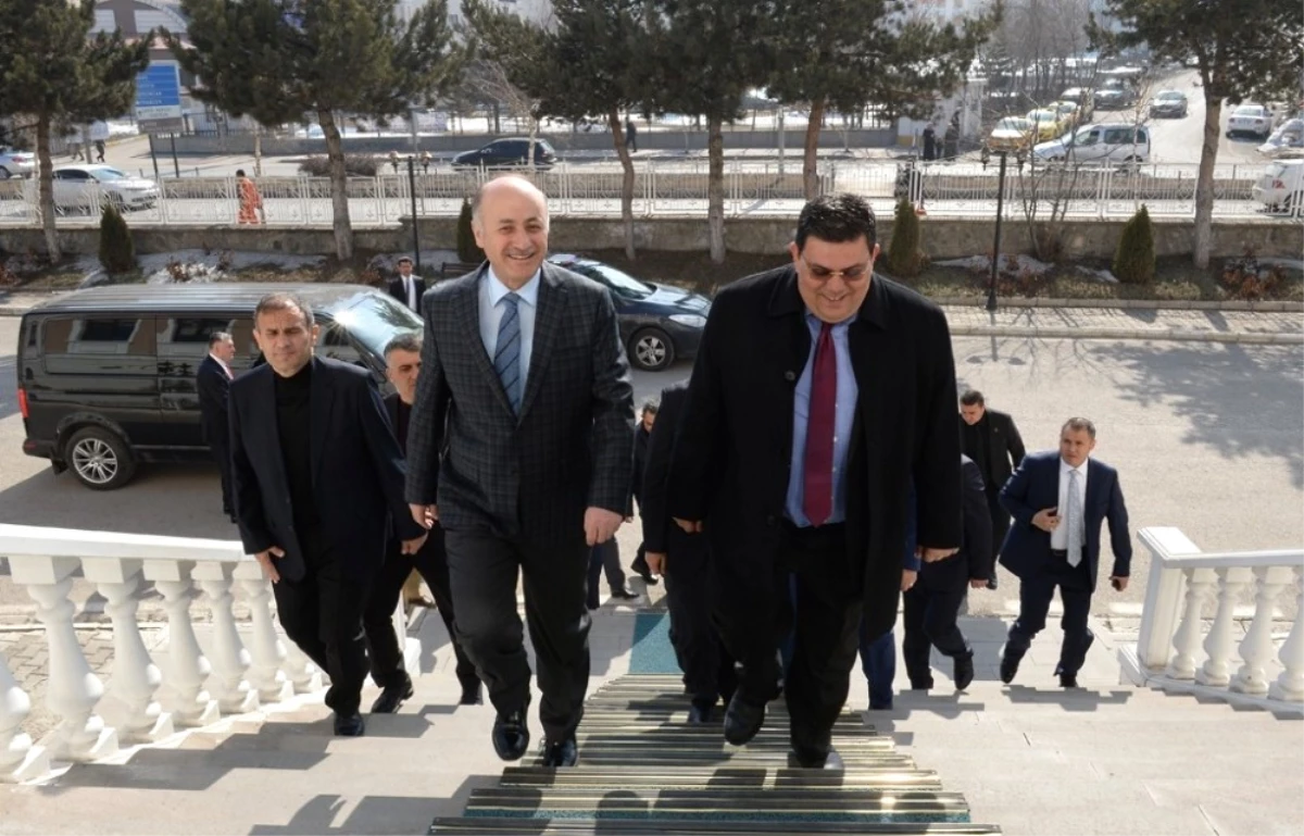 KKTC Milli Eğitim ve Kültür Bakanı Berova\'dan Vali Azizoğlu\'na Ziyaret
