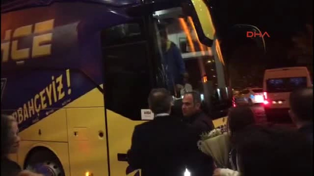 Mehmet Topal\'a Elle Attın Tepkisi