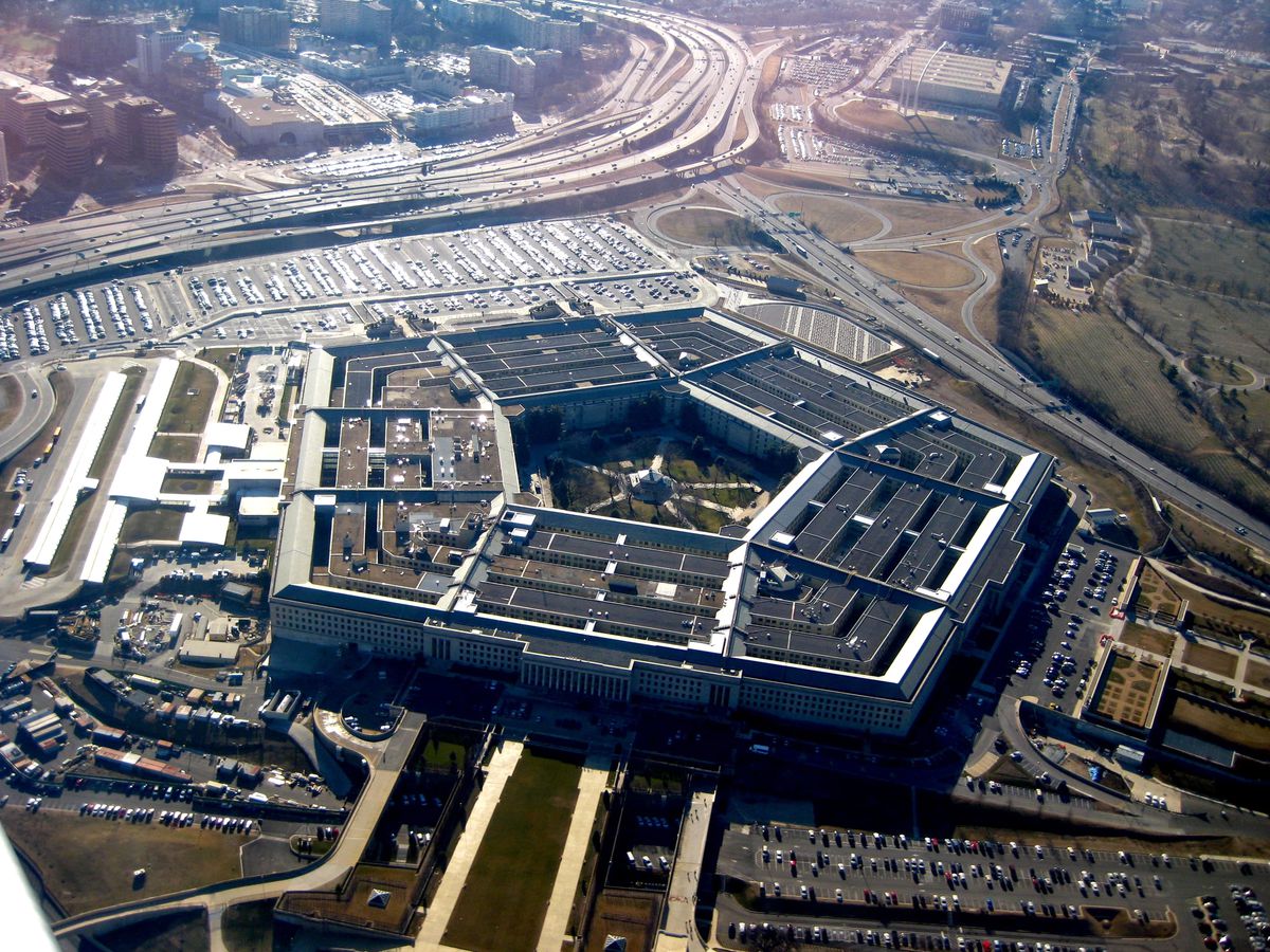 Pentagon\'un Rosoboroneksport ile İşbirliği Yasaklandı