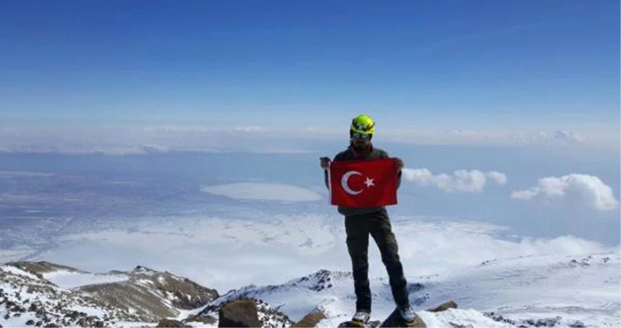 Bir Dağcı, Tek Başına Süphan Dağı\'na Tırmanış Yaptı