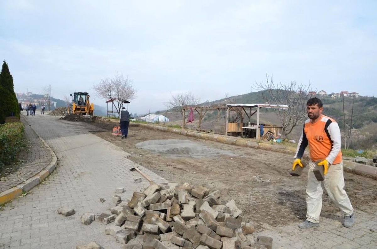 TOKİ İçin Yol Çalışmaları Sürüyor