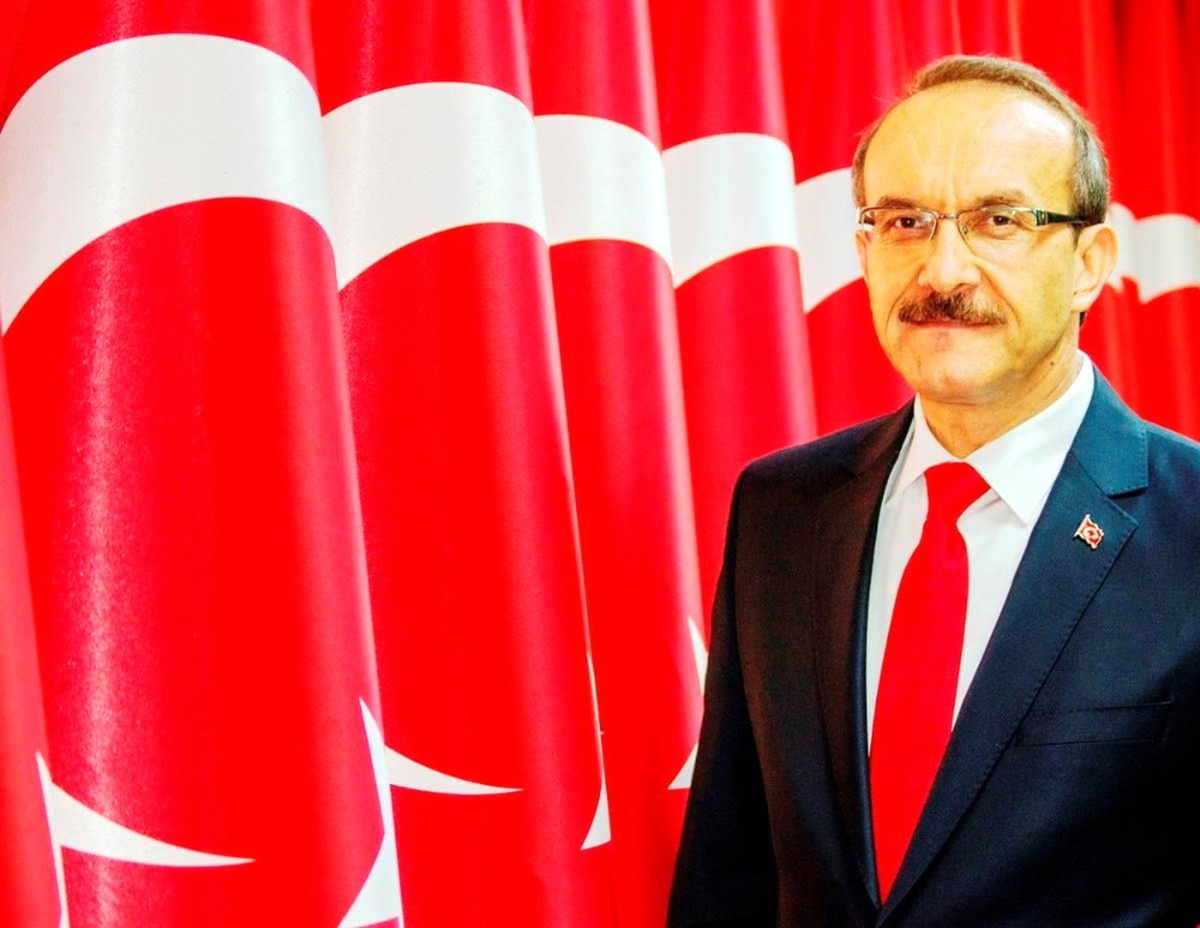 Vali Yavuz\'dan İstiklal Marşının Kabulü Mesajı