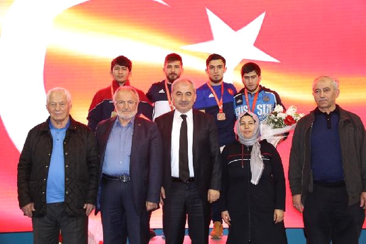 Yaşar Doğu Turnuvası Fırtına Gibi Başladı