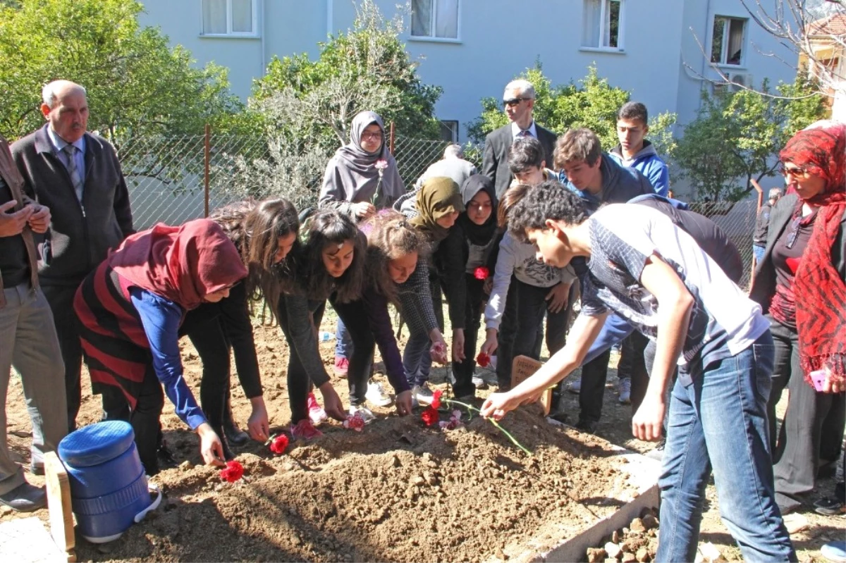 Antalya\'da 2 Okul Yaptıran Hayırsevere, Öğretmen ve Öğrencilerden Vefa
