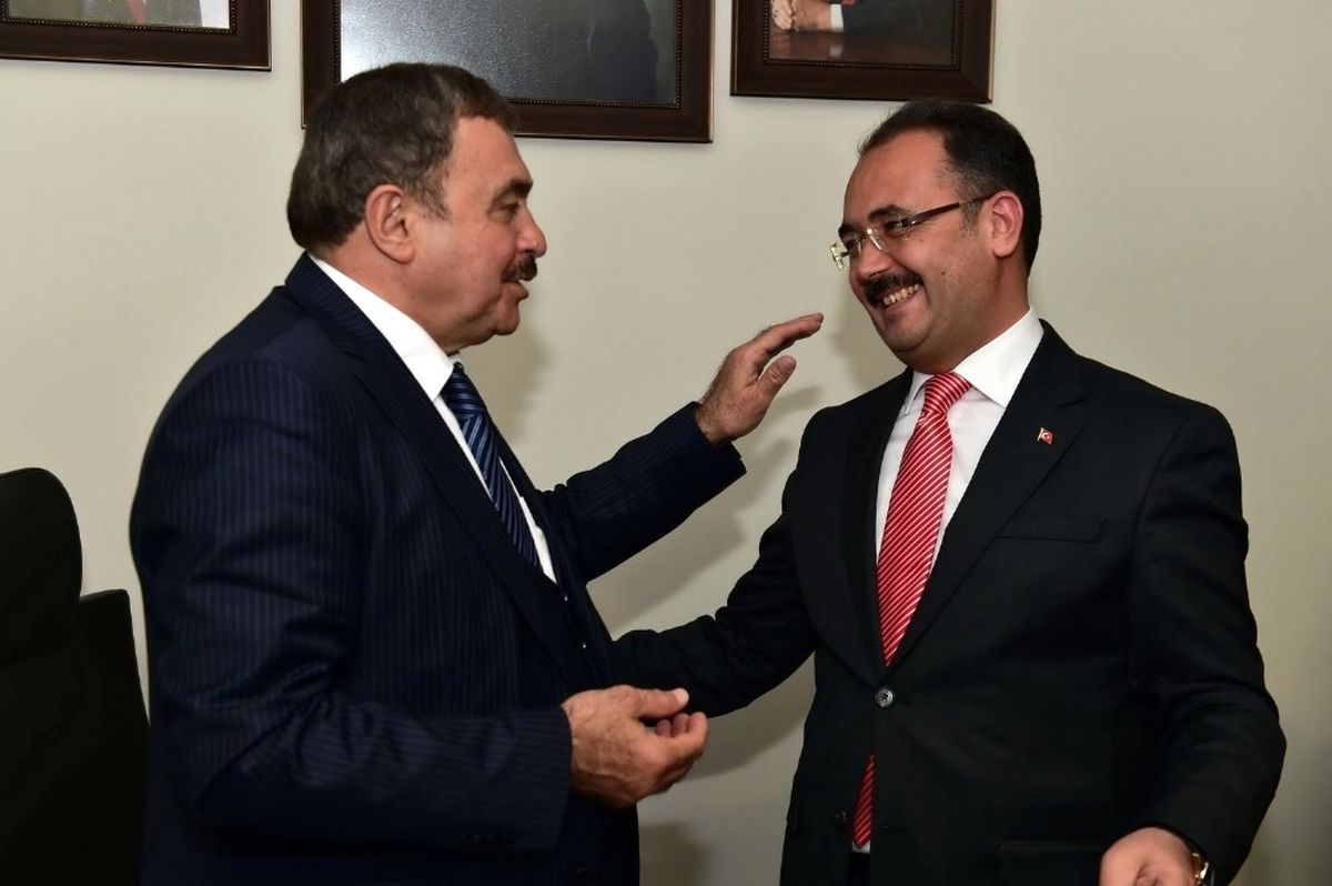 Bakan Eroğlu, "Uşak Belediyesi\'nin Dev Projelerine Daima Destek Olacağız"