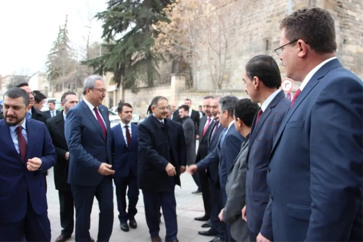 Bakan Özhaseki: "Bu İkiyüzlü Tavrı Çok Gördük, Teröristleri Desteklemeye Devam Ediyorlar"