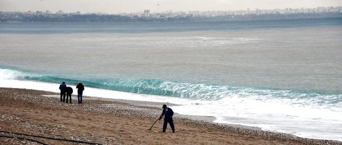 Deniz, Çamur Deryasına Döndü