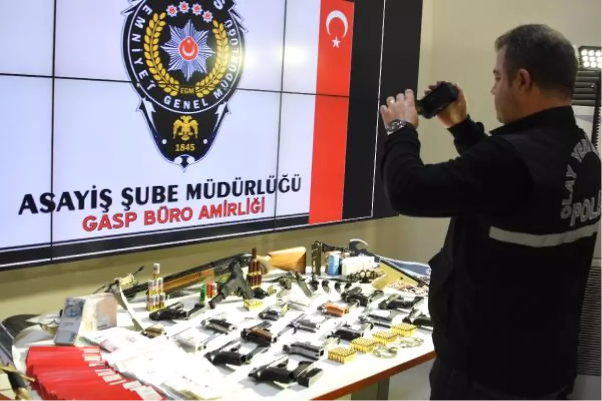 Edirne\'de Suç Örgütü Operasyonu: 17 Gözaltı