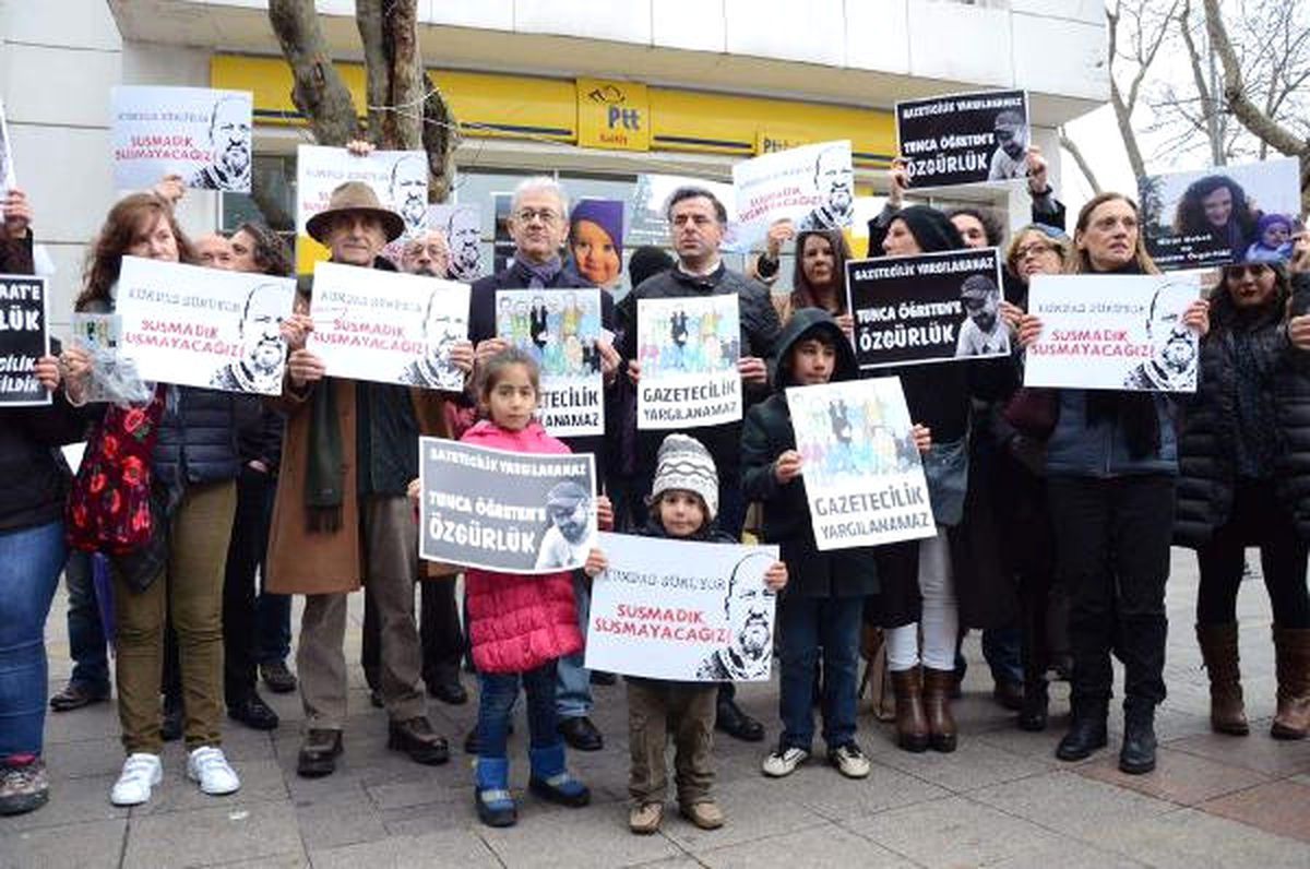 Gazeteciler Silivri Cezaevine Kartlar Yolladı