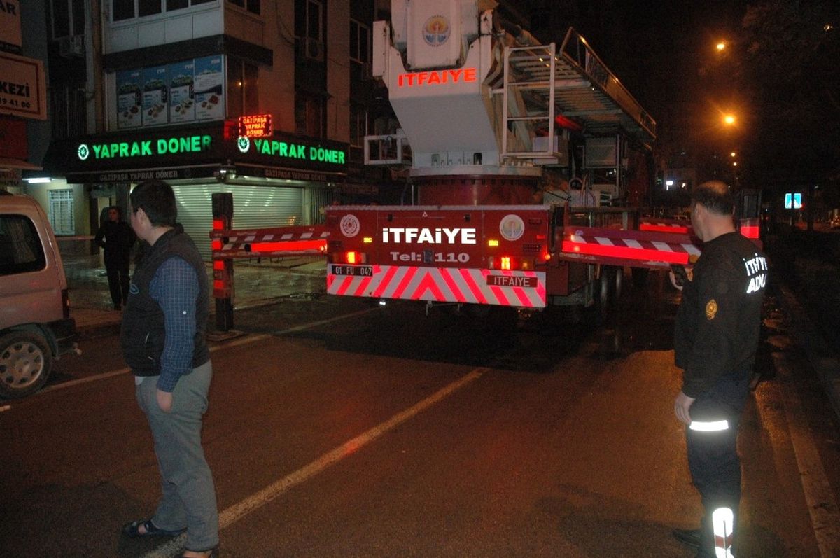 Genç Kadına Sevgili Dayağı