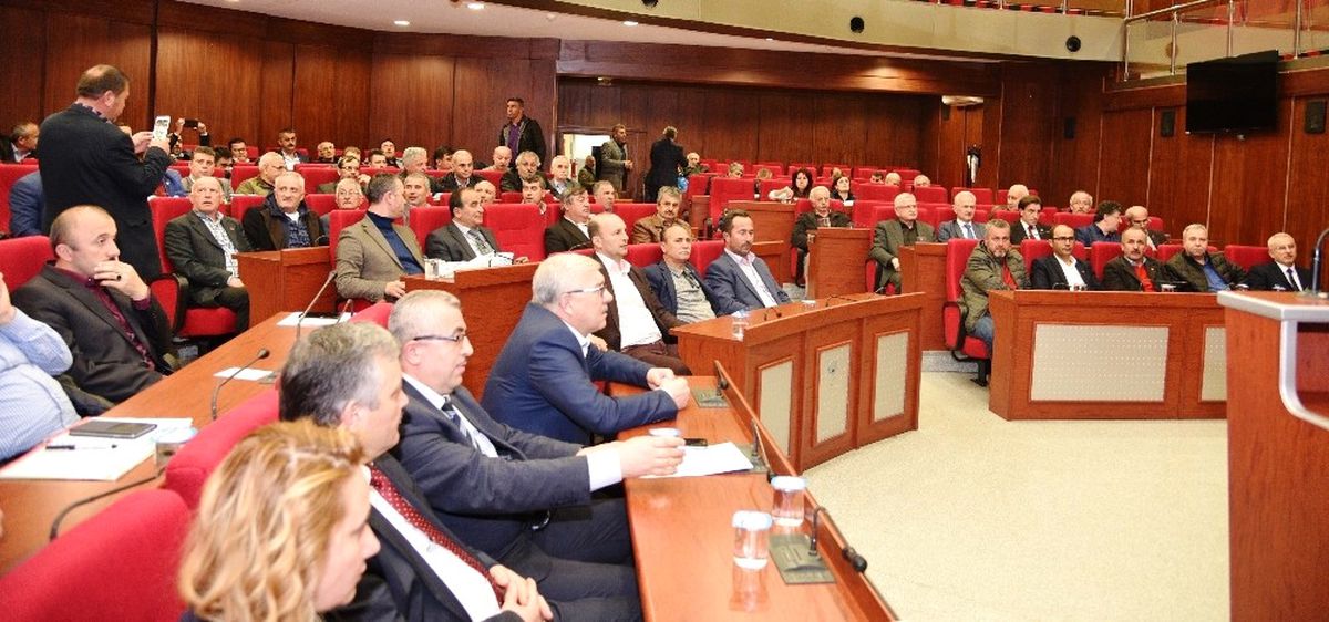 İzmit\'te Meclis Toplantısı 102 Muhtarın Katılımıyla Gerçekleşti
