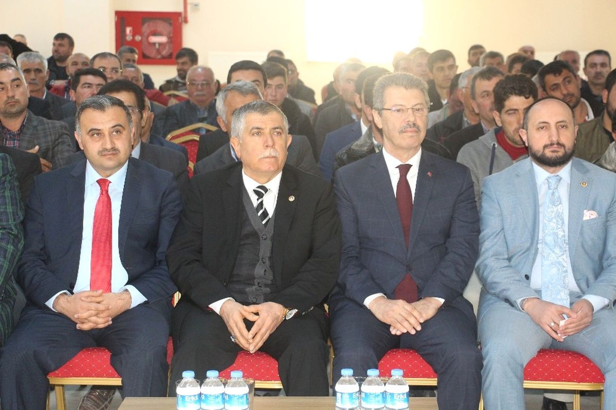 Kayseri Şeker\'in Develi\'deki Çiftçi Eğitimine AK Parti Kayseri Milletvekillerinden Tam Destek