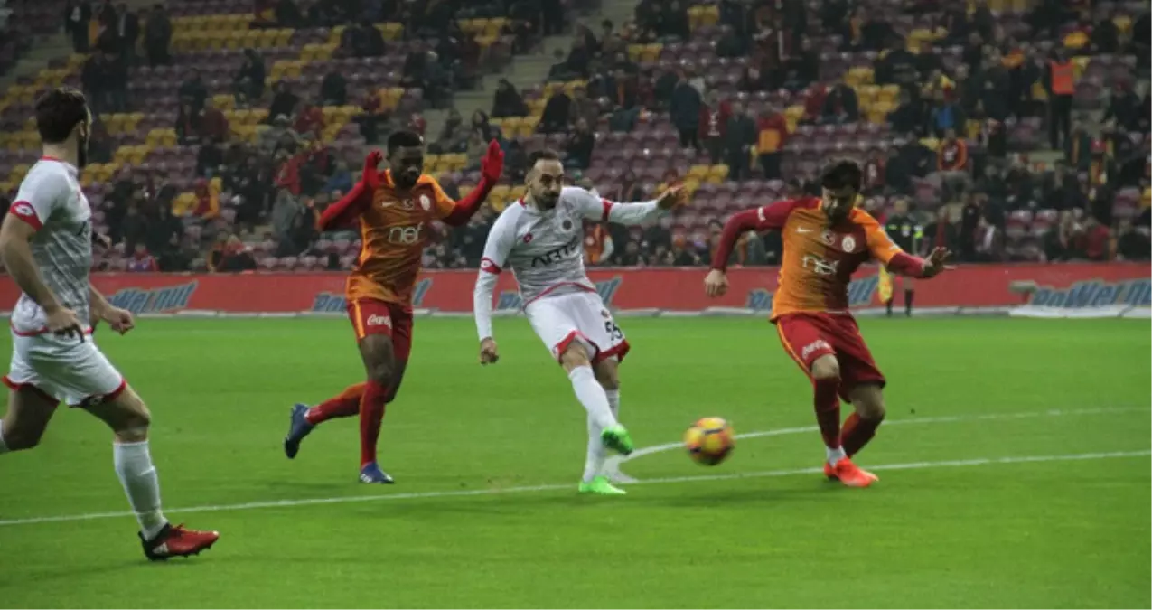 Khalili, Galatasaray\'da Bu Sezonun En Erken Golünü Attı