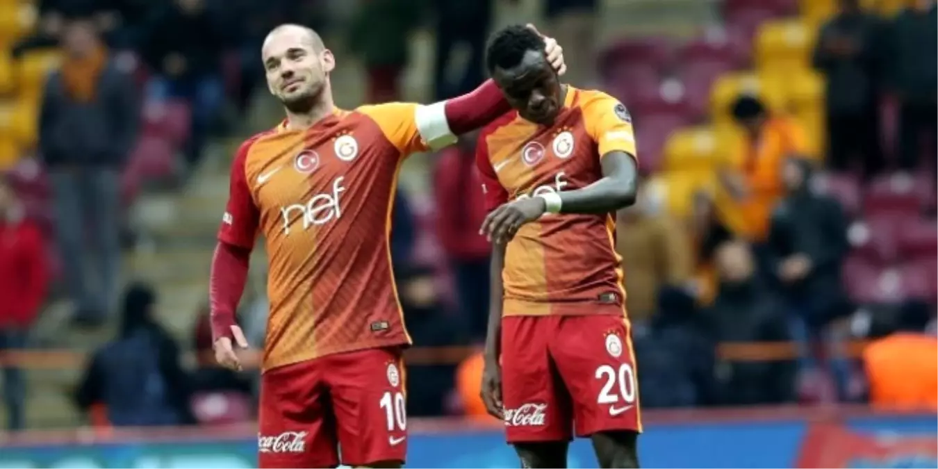 Galatasaray\'da Sneijder ve Bruma\'nın Menajerleri İstanbul\'a Çağrıldı