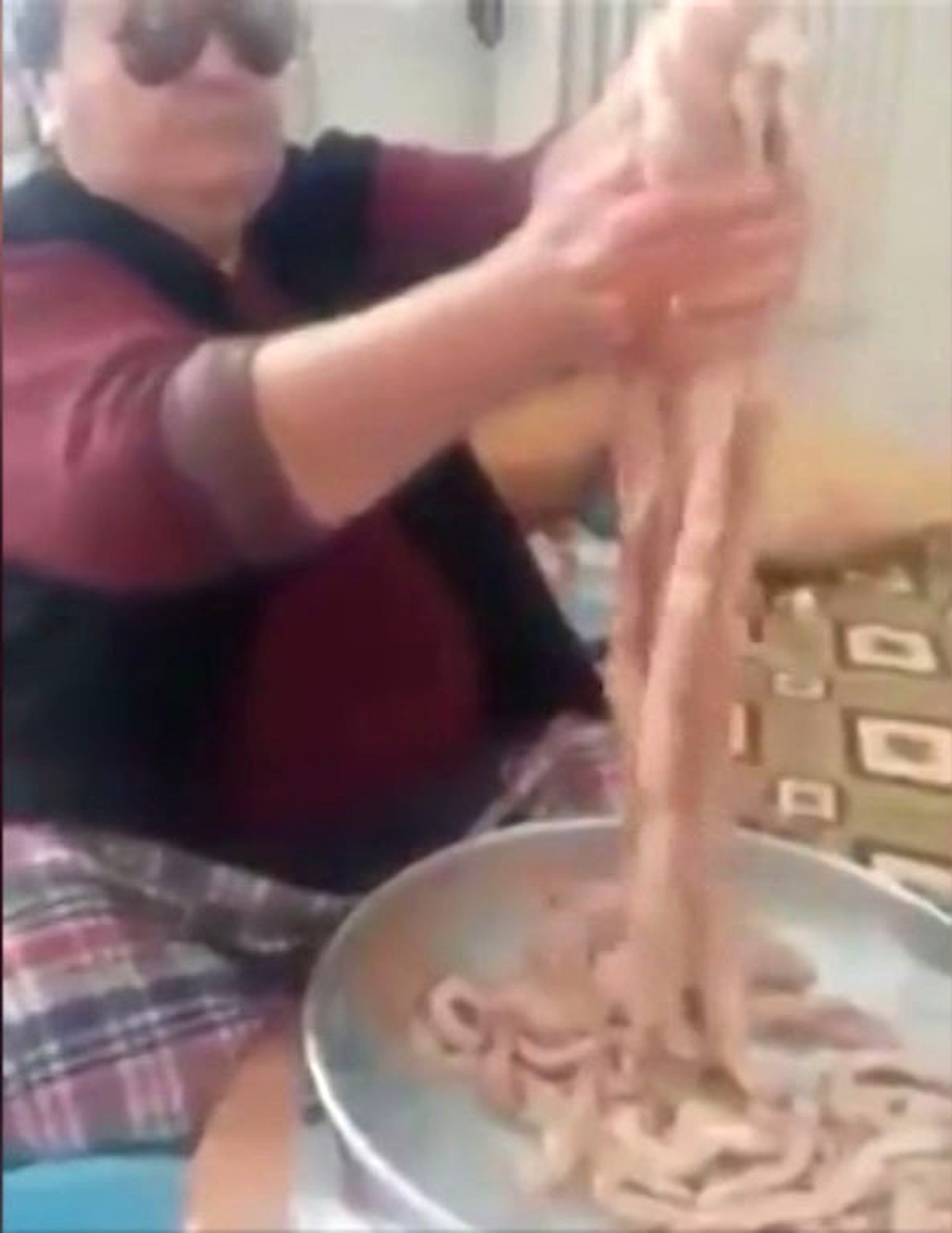 Mumbar Dolması Yapan Kadından Nusret Takliti