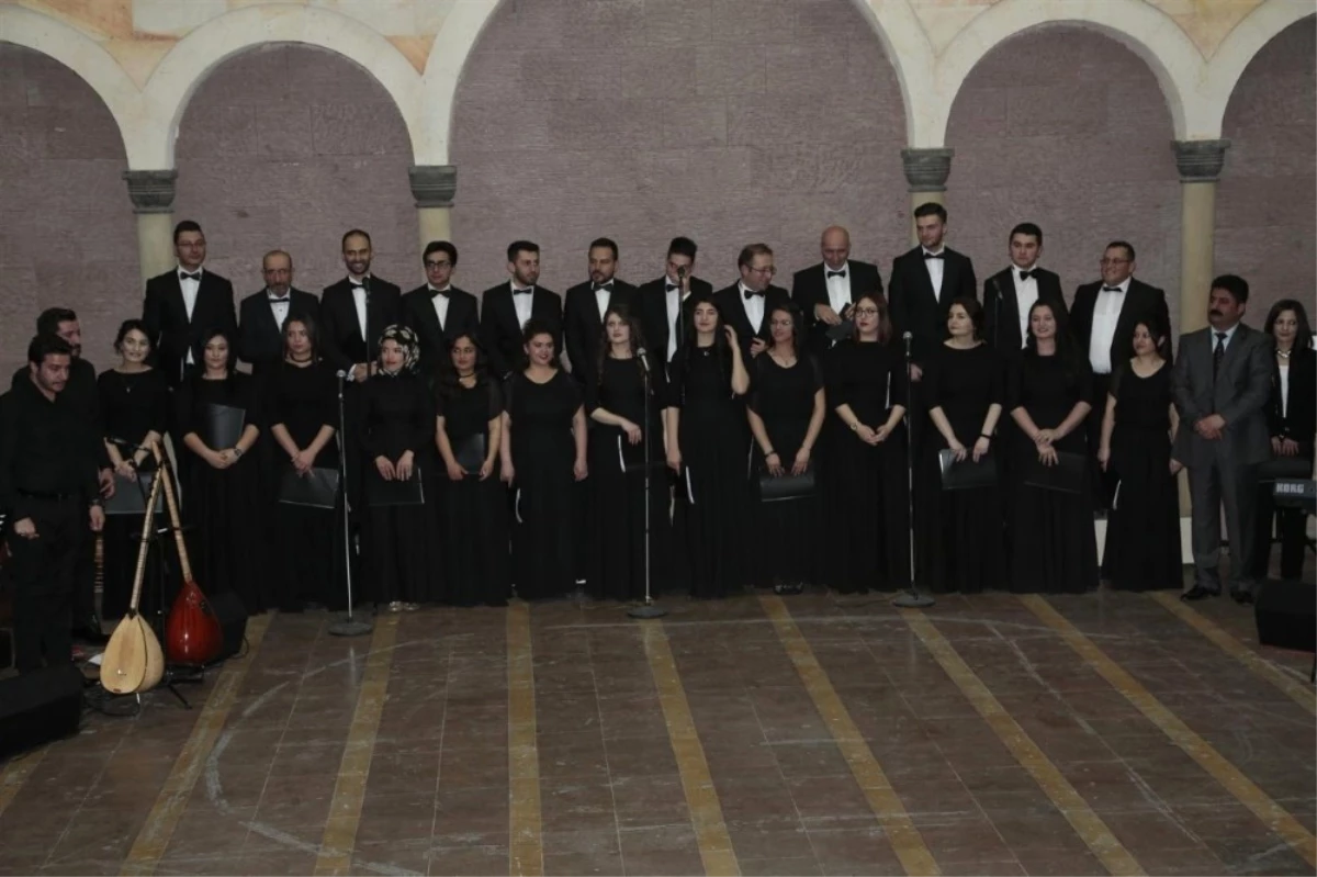 Nevşehir\'de Türk Halk Müziği Konseri Büyük Beğeni Topladı