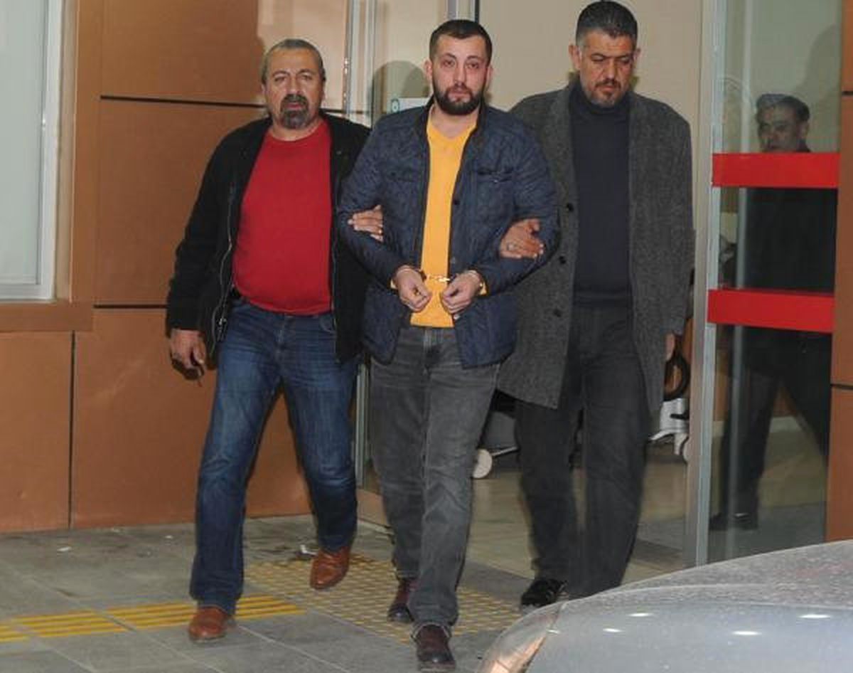Otomobiline Tekme Atanı Bıçaklayarak Öldürdü