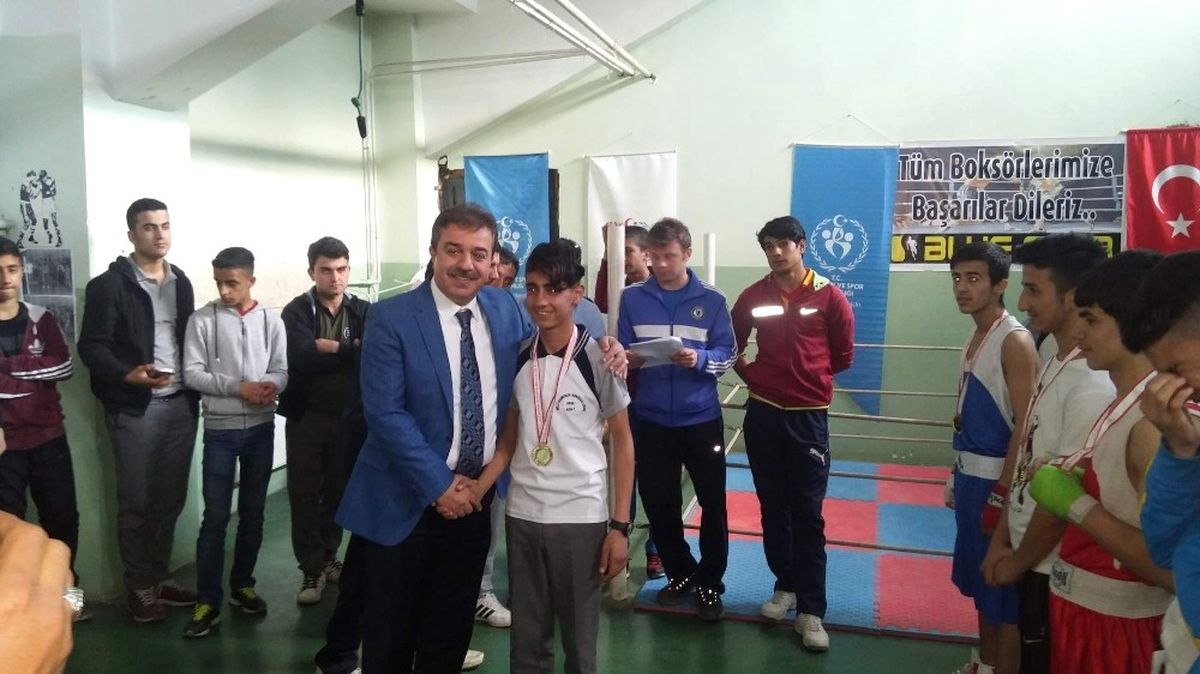 Siirt\'te Liseler Arası Boks Turnuvası Yapıldı