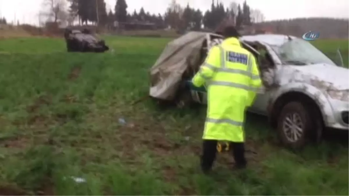 Su Birikintisi Kazaya Neden Oldu: 4 Yaralı