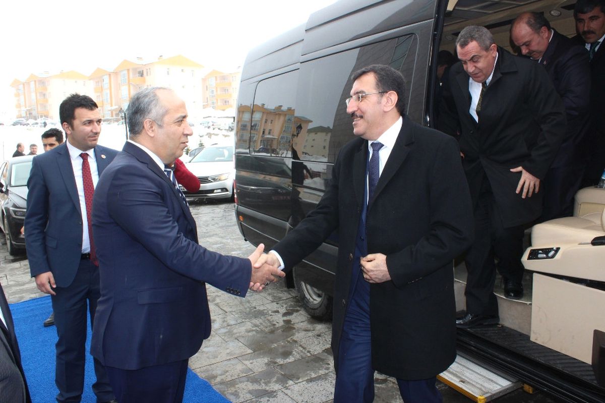Tüfenkci\'den Hollanda\'ya Tepki: 3. Dünya Ülkesi Gibi