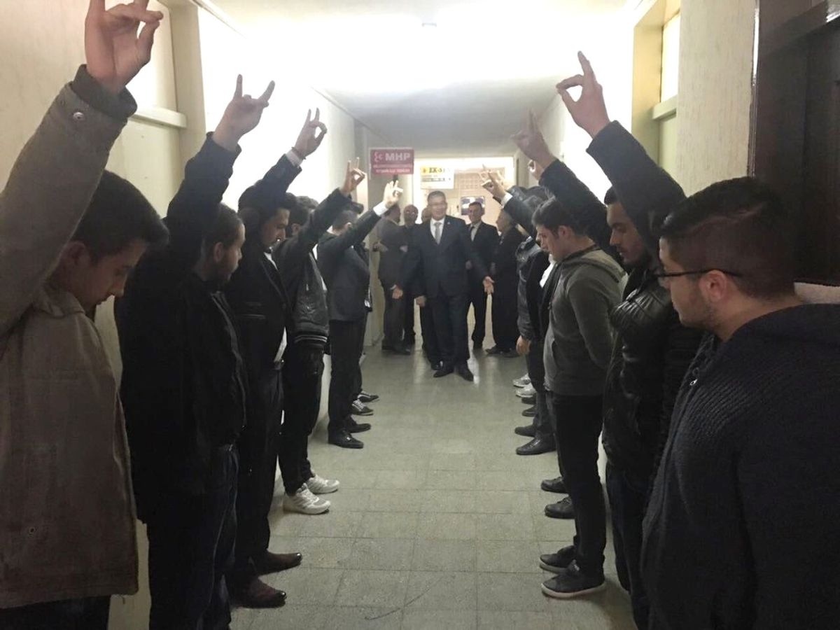 Ülkü Ocaklarından, Ak Partililerin Bozkurt Selamıyla Karşılandığı İddialarına Açıklama