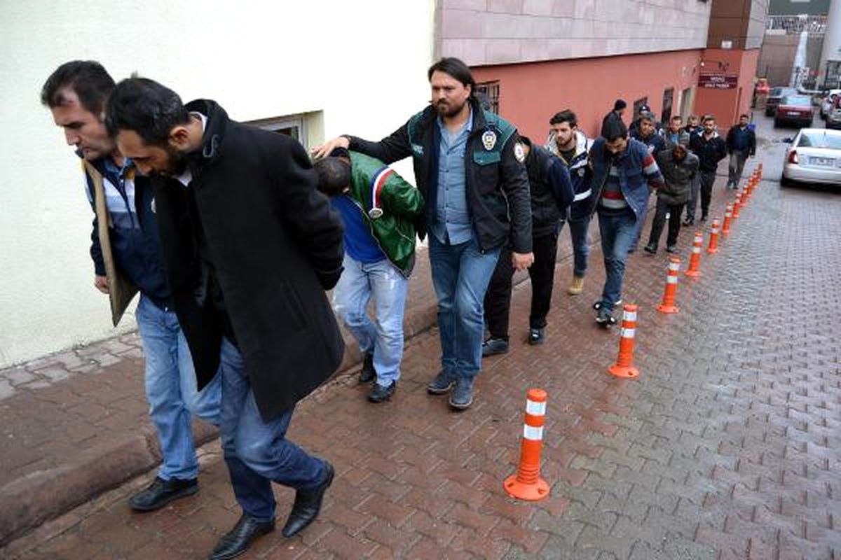 Uyuşturucu Ticaretinden 12 Kişi Adliyeye Sevkedildi