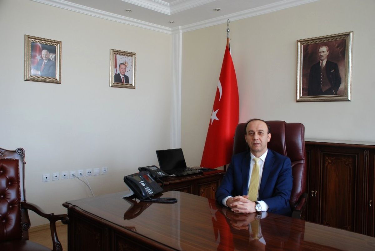 Vali Erin Ygs\'ye Girecek Öğrencilere Başarılar Diledi