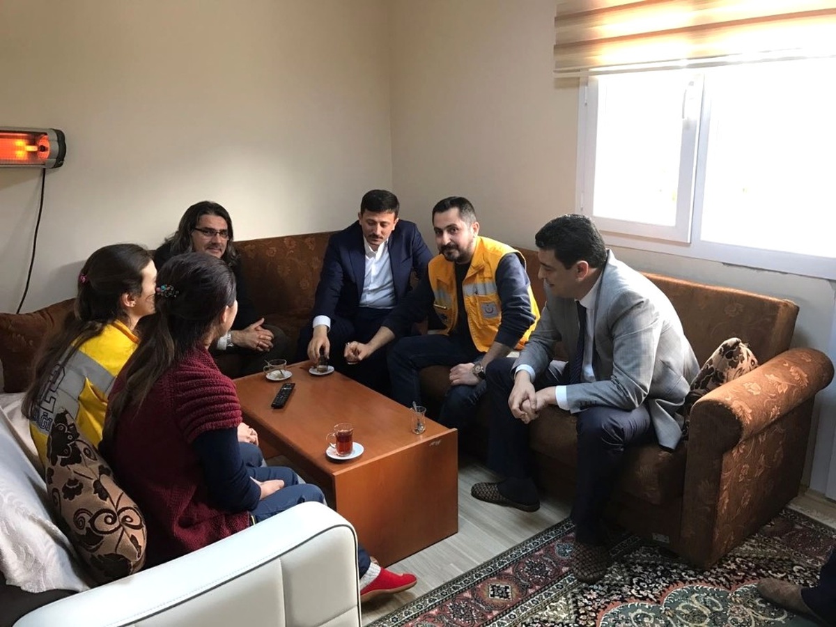 Vekilim Çaya Bekleriz\' Dedi, Ak Partili Dağ Kırmadı