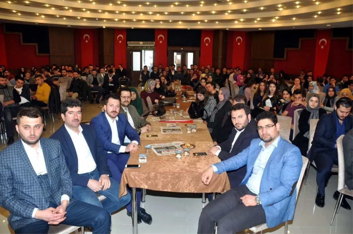 AK Parti Gençlik Kolları Genel Başkanı Ecertaş Genç Kürsüye Konuk Oldu