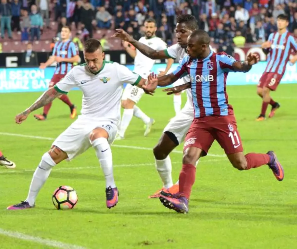 Akhisar Belediyespor Trabzonspor\'u Ağırlıyor