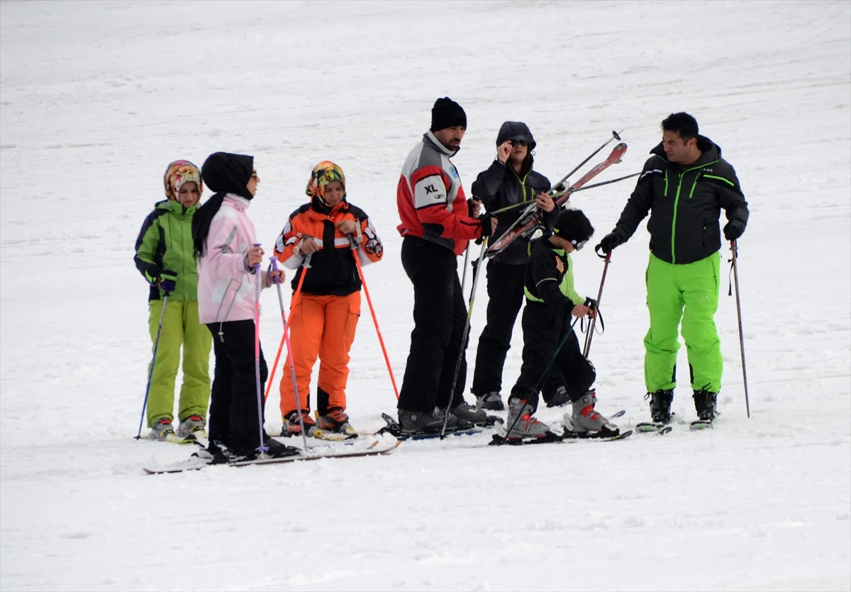 Baharda Kar Yağışı Turizmcileri Sevindirdi