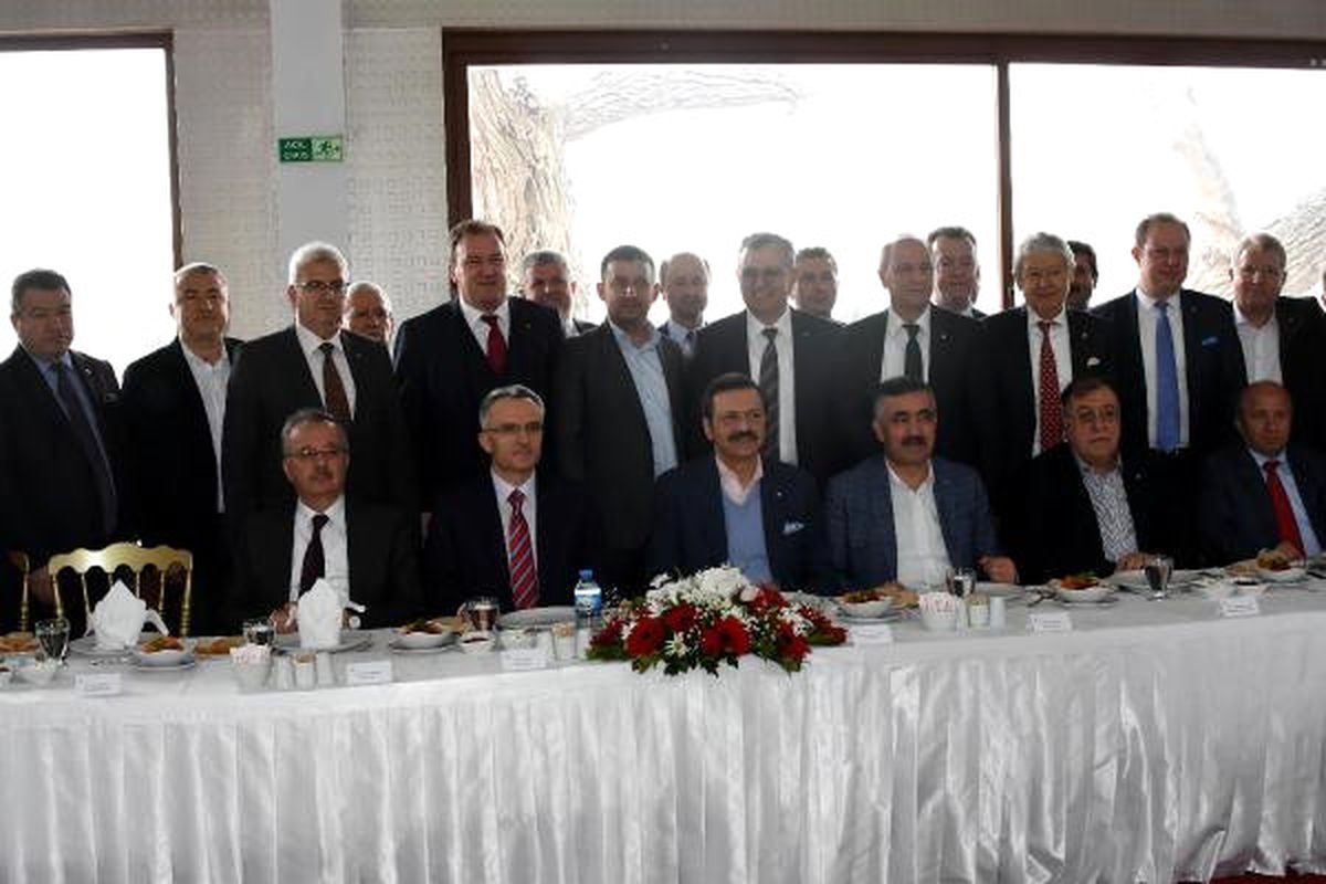 Bakan Ağbal, Kapıkule\'de Tır Şoförlerinin Şikayetlerini Dinledi (2)