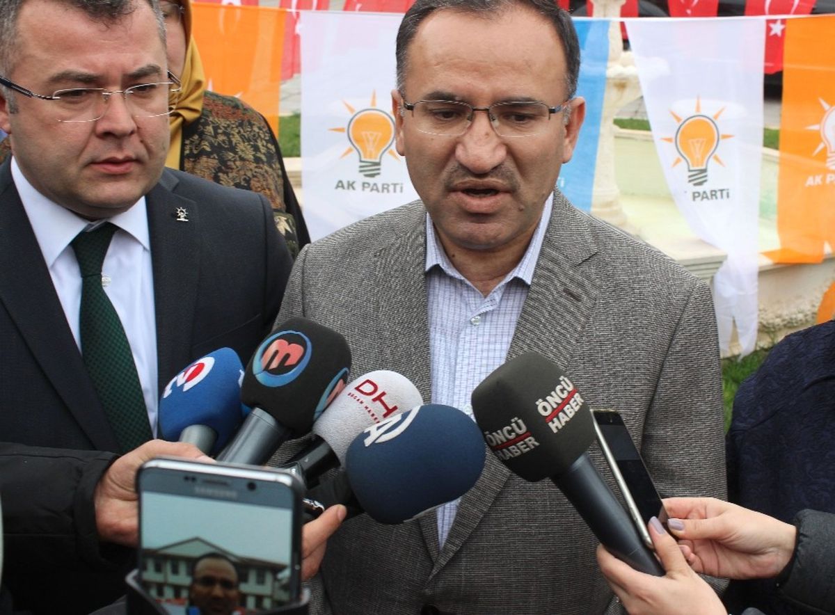 Bekir Bozdağ\'dan Hollanda\'ya Çok Sert Tepki