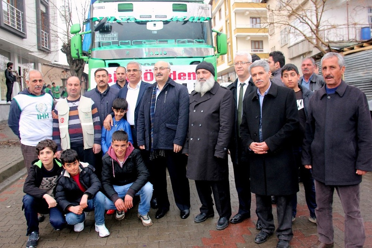 Bingöl\'den Suriye\'ye 12\'inci Yardım Tırı Yola Çıktı