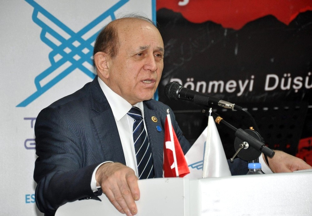 Burhan Kuzu\'dan Hollanda Yorumu: "Avrupa\'da Yükselen Bir Irkçılık Var"