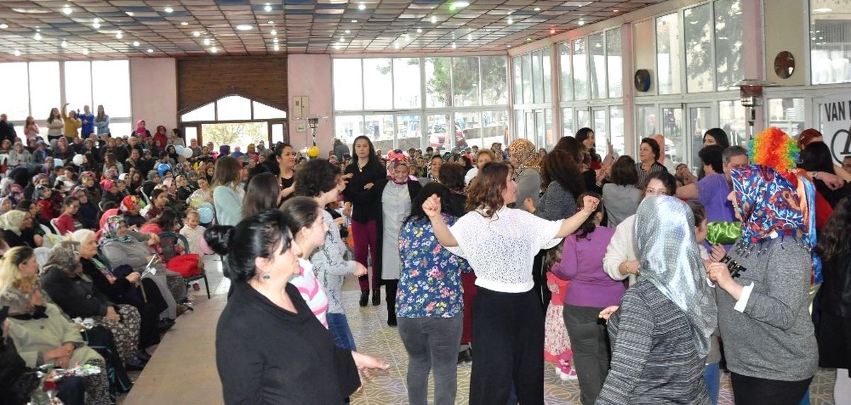 Depremzede Kadınlara Moral Konseri