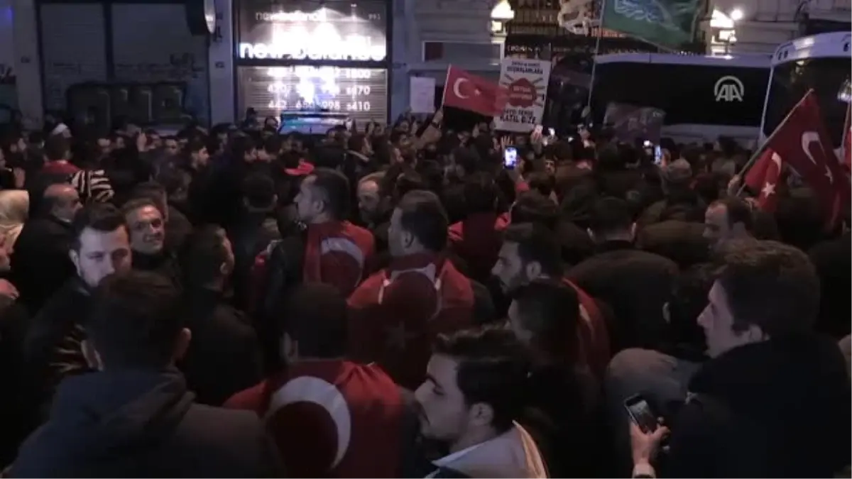 Hollanda Başkonsolosluğu Önünde Protesto