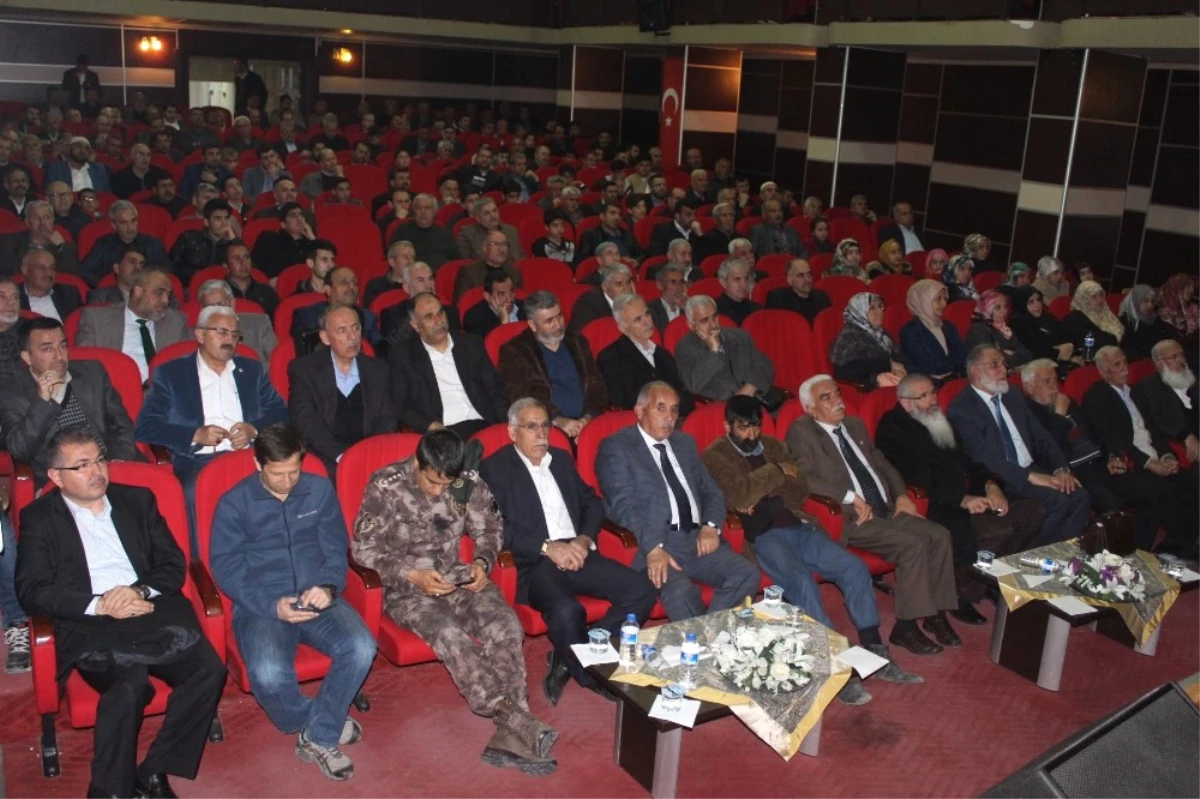 Mehmet Akif Ersoy\'u ve Şehitleri Anma Programı Düzenlendi