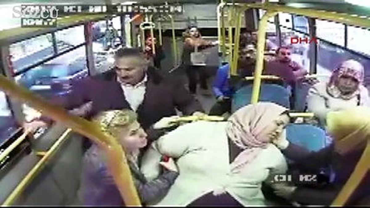 Otobüs Şoförü Fenalaşan Yolcuyu Hastaneye Yetiştirdi