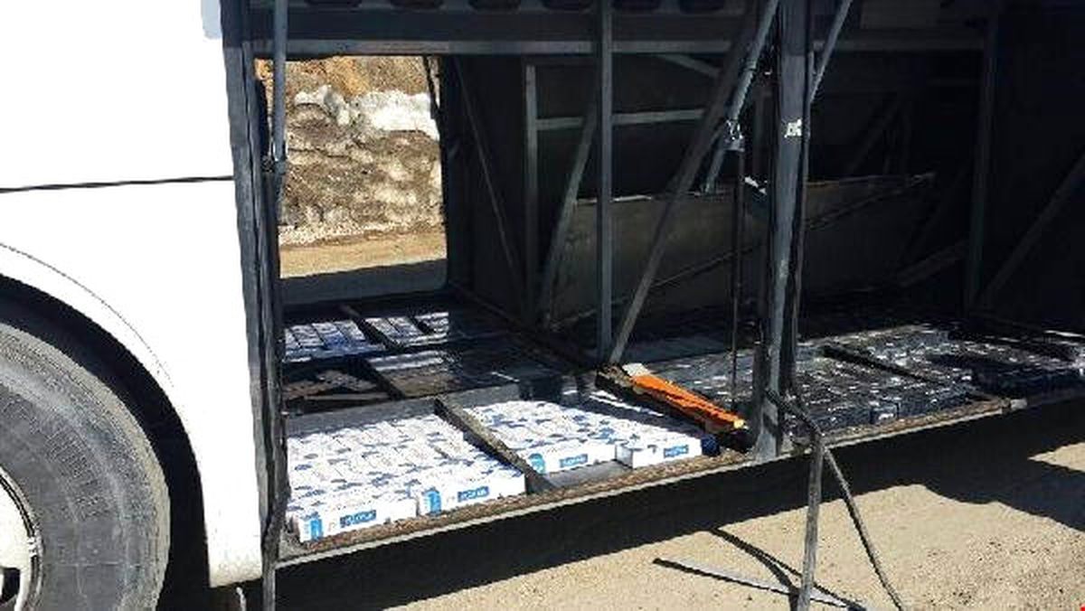 Yüksekova\'da Yolcu Otobüsünde Kaçak Sigara Ele Geçirildi