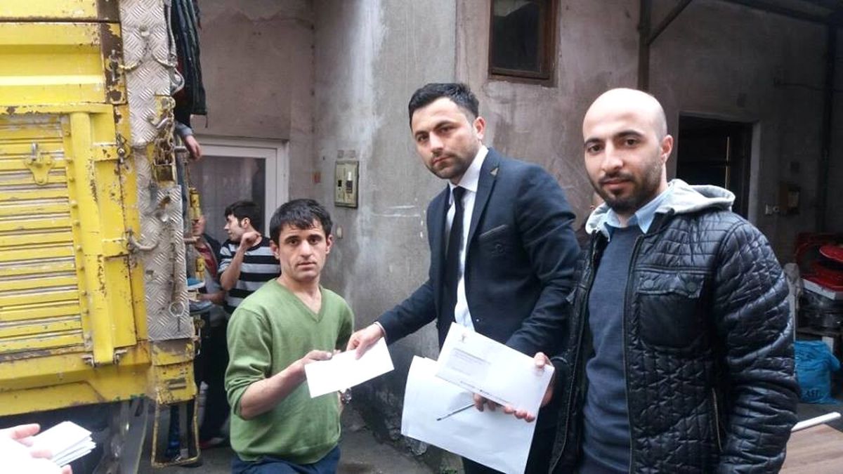 Ak Partili Gençler Başbakan Yıldırım\'ın Mektuplarını Gençlere Ulaştırıyor