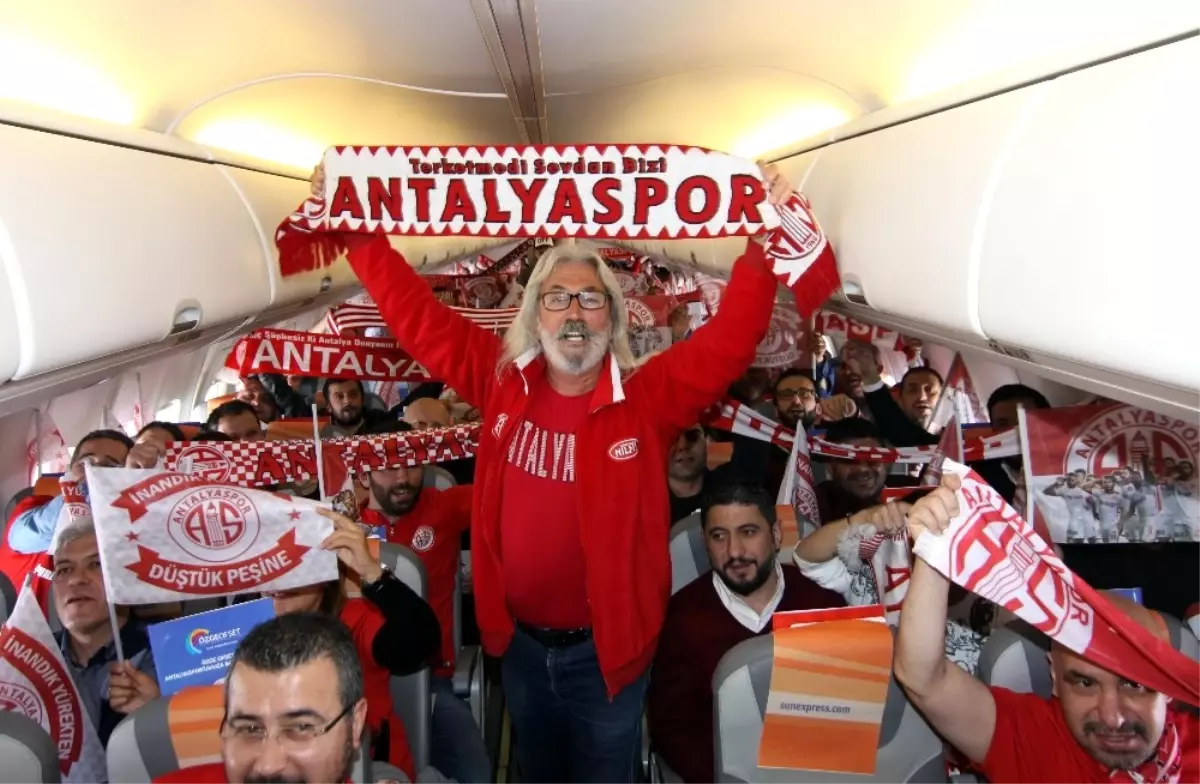 Antalyaspor Uçağında Galibiyet Sevinci