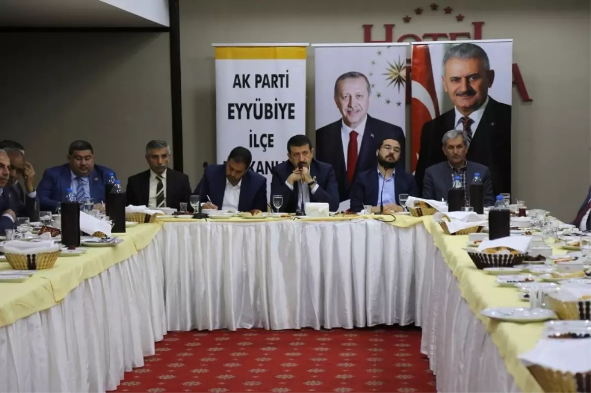 Başkan Ekinci Meclis Üyeleri, Mahalle Muhtarları ve İlçe Teşkilatıyla Bir Araya Geldi