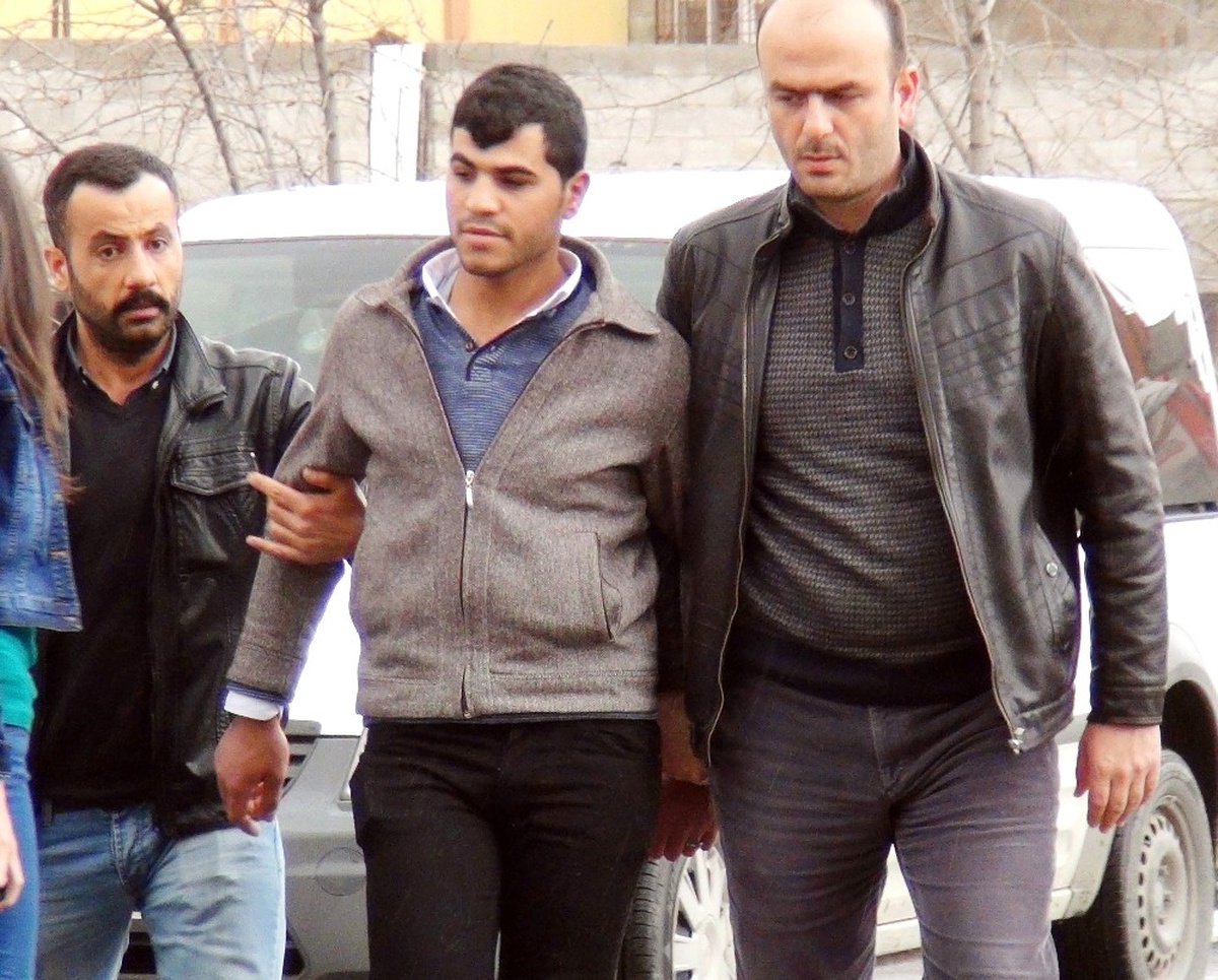 Boşandığı Eşini Kucağındaki Çocuğu ile Öldüren Şüpheli Tutuklandı